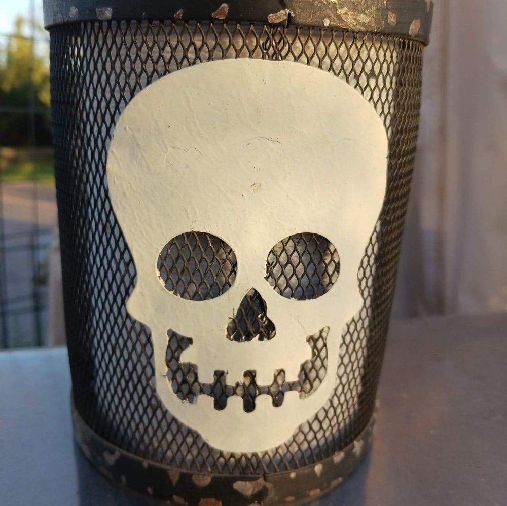 Scentsy warmer w light bulb and top warming dish